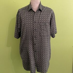 Men’s short sleeve button down shirt
